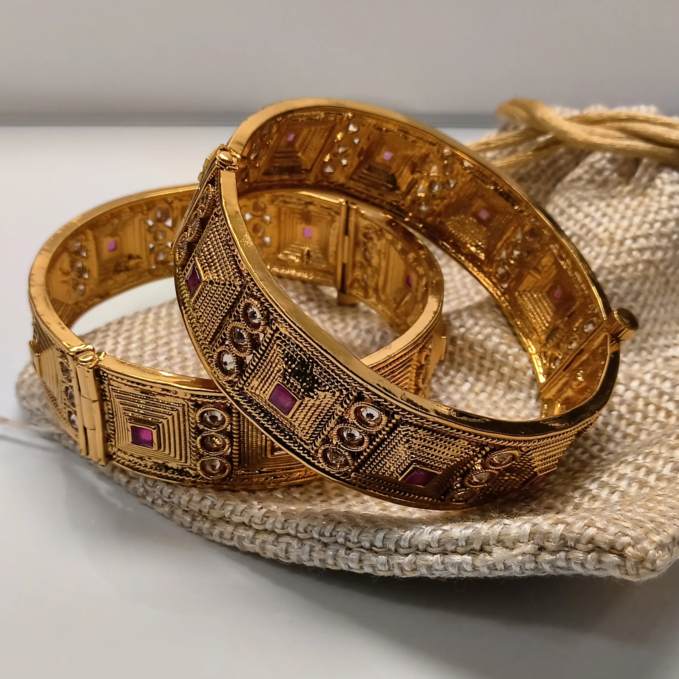 Adorn Gold-Plated 2PC Screw-on Bangles (Size 2.5")