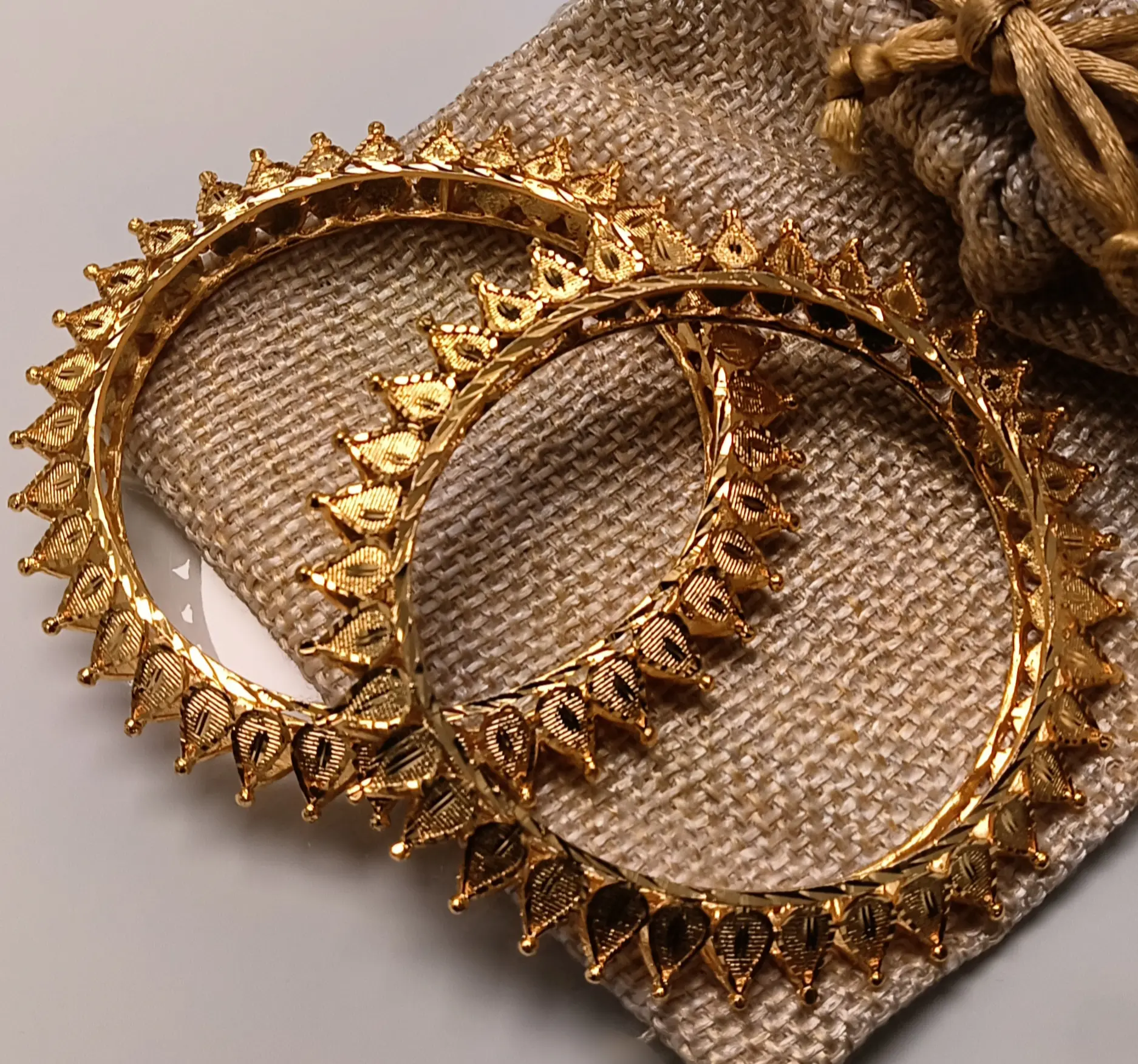 Leaflet Gold-plated Bangles (Size 2.6")
